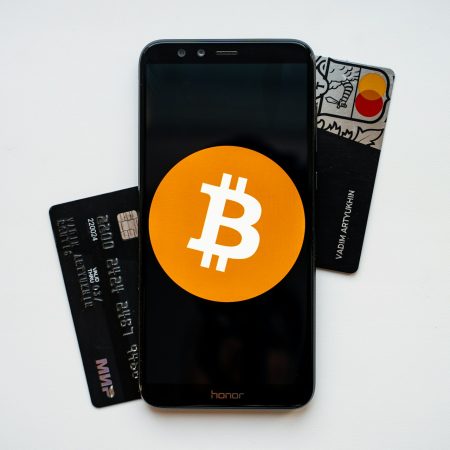 Ali moraš prijaviti dobiček iz Bitcoin Casino igralnic? (Slovenija)