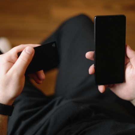 N26 ali Revolut? Primerjava dveh najboljših digitalnih bank za Slovence
